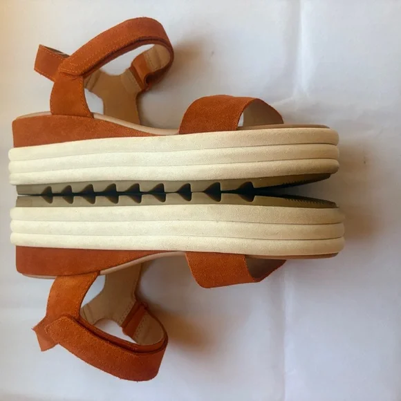 Sorel sz 8 Cameron Flatform Women's Wedge Sandal Suede Leather Comfort